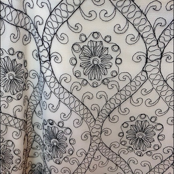 RQT Sheer Lace Print Skirt White and Black Size M - Picture 3 of 8